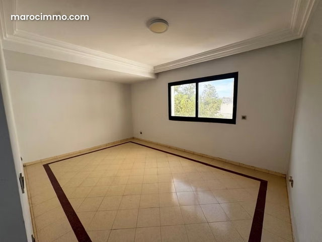 Magnifique Appartement Familial de 265 m² à Louer à Racine – Vue Jardin — 3