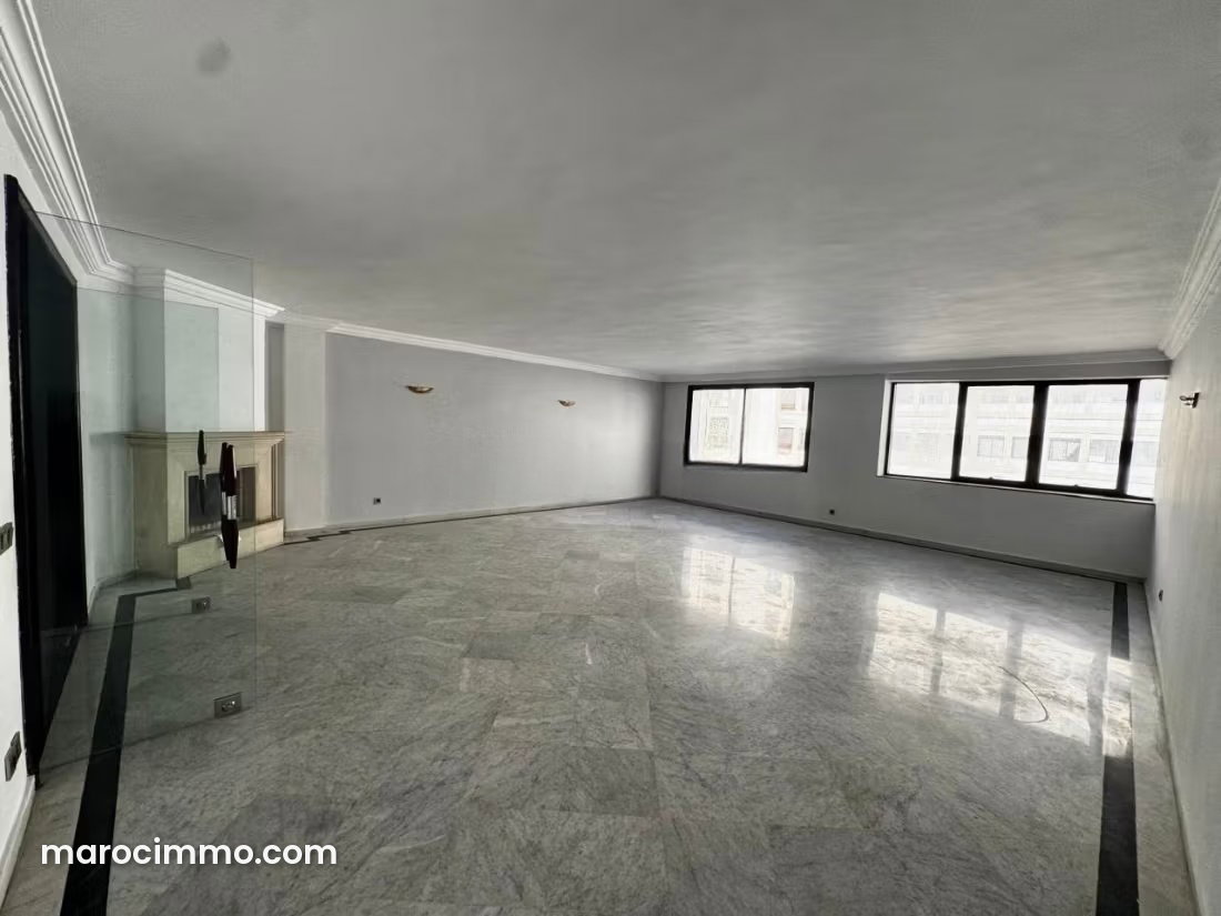 Appartement 265 m² avec terrasse à louer à Racine Casablanca — Casablanca