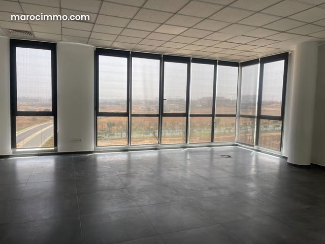 Office Space for Rent in Sidi Maarouf. 142 m² Area — Casablanca
