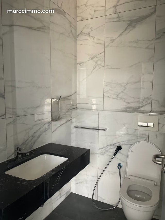 Office Space for Rent in Sidi Maarouf. 142 m² Area — 3