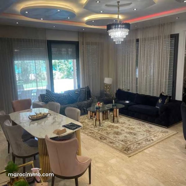 Villa à Vendre de 433.0 m² à Bouskoura, Parc Industriel Cfcim — 2
