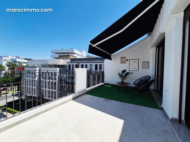 Neuf, meublé, terrasse soleil — Casablanca