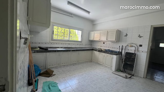 Somptueuse villa à louer à Souissi. 6 pièces. Garage — 2