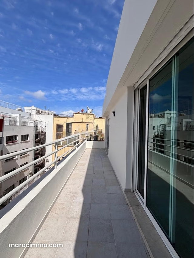 200 sqm Bright Apartment with Terrace — 3