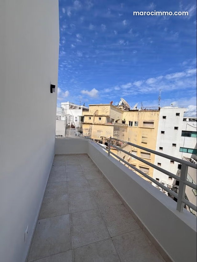 200 sqm Bright Apartment with Terrace — 4