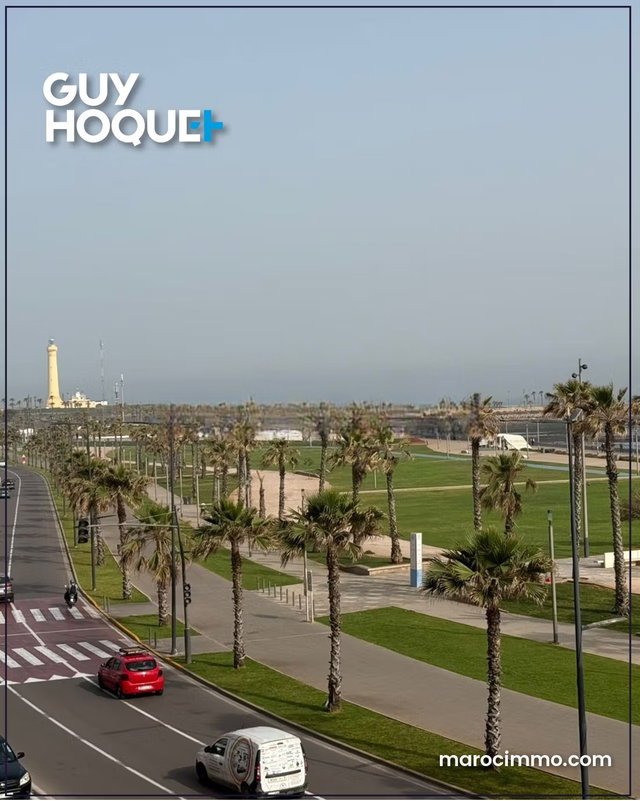 3-Bedroom Apartment with Sea View on Boulevard de la Corniche — 4