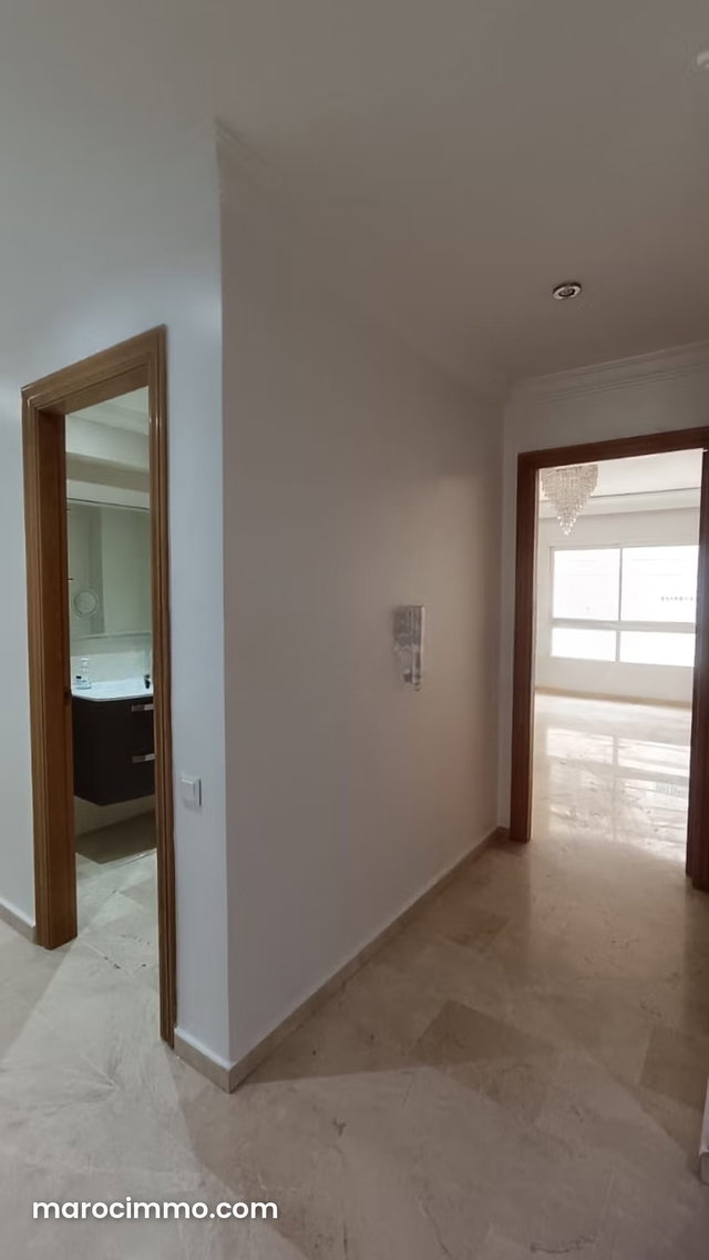 Rent of a Large Empty Apartment in Racine — 3