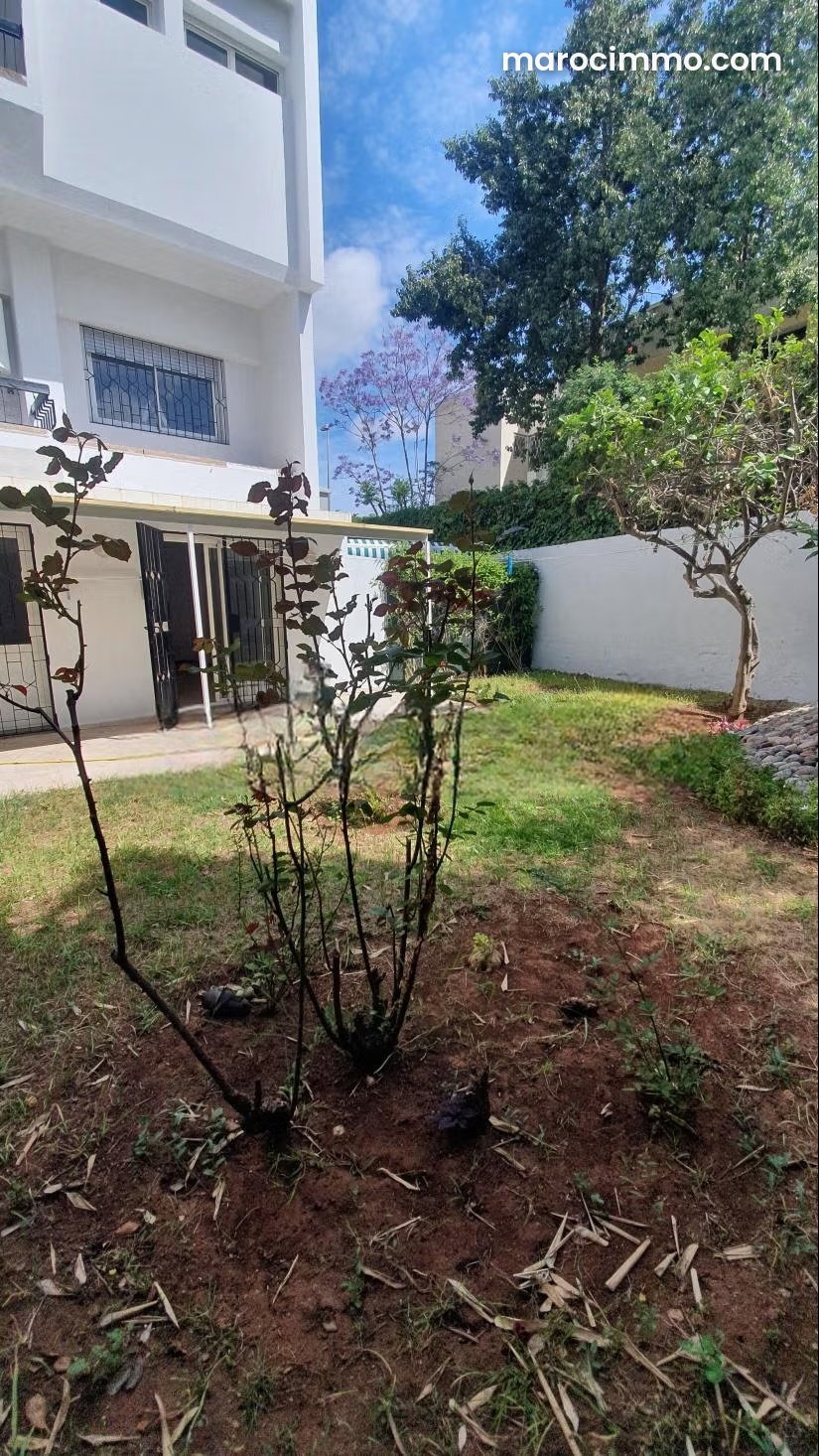 Villa 320 m² avec jardin et garage, C.I.L Casablanca — Casablanca