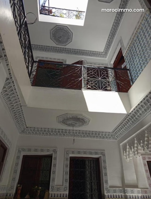 À vendre, riad en melkia 10mn de la place jamaa fna — 2