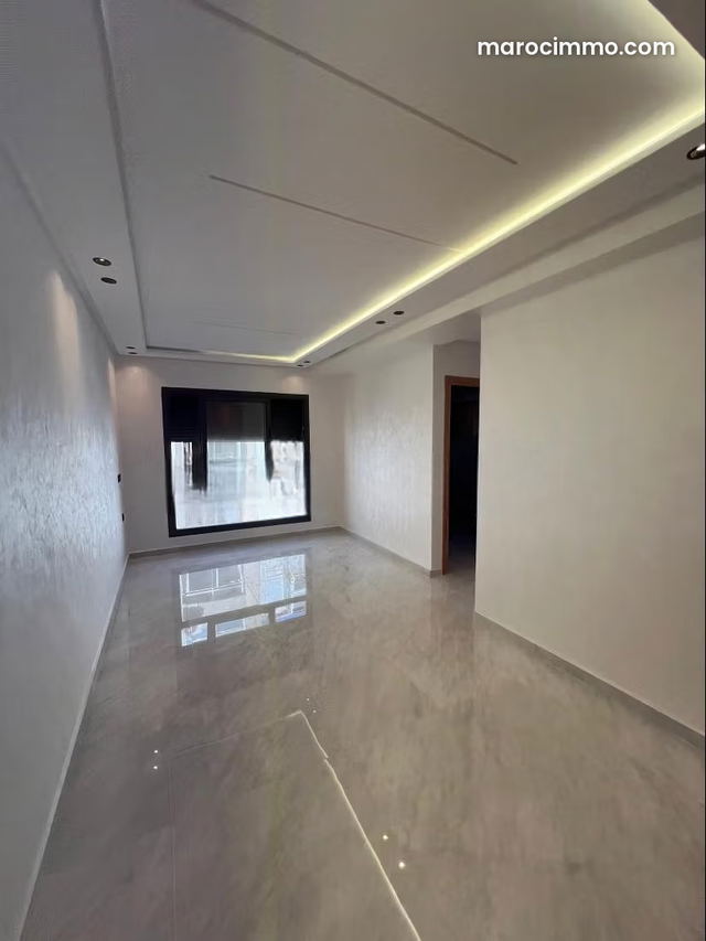 Superbe appartement à vendre en Centre. 4 pièces confortables. Porte blindée, sécurité — Tanger