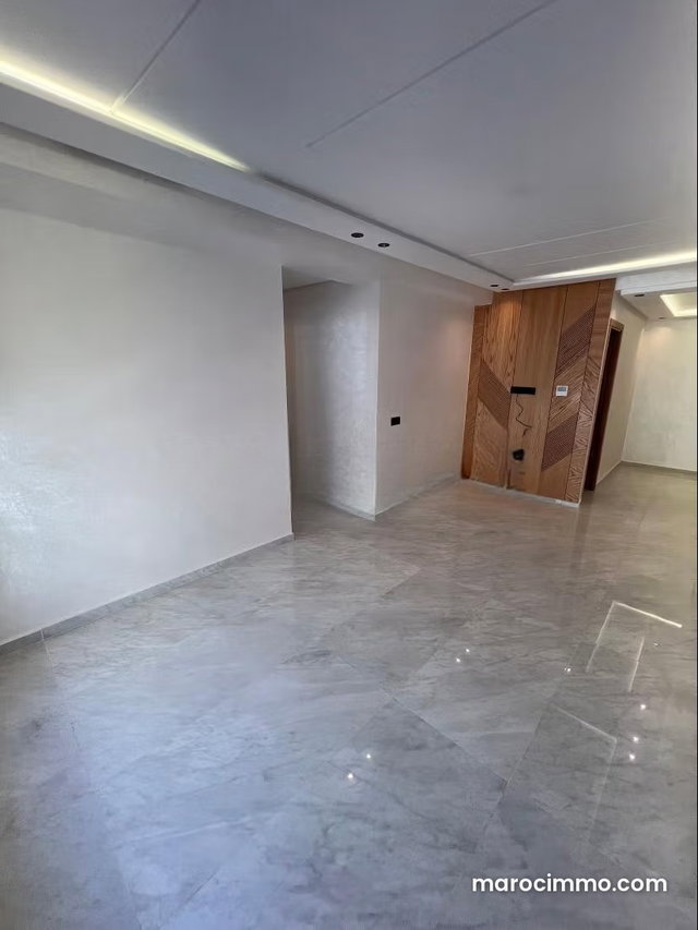Superbe appartement à vendre en Centre. 4 pièces confortables. Porte blindée, sécurité — 4