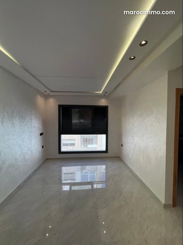 Superbe appartement à vendre en Centre. 4 pièces confortables. Porte blindée, sécurité — 2