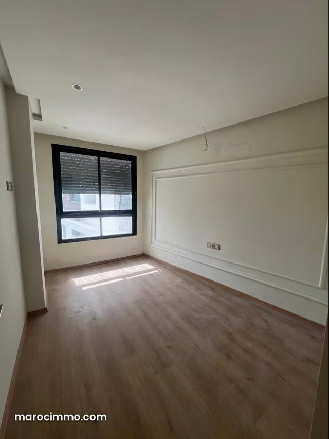 Appartement à vendre à route rabat. 3 chambres. Porte blindée et résidence sécurisée — 3