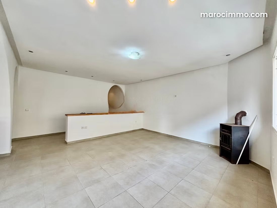 110 m² Office with Terrace for Rent in Dar Bouazza — Dar Bouazza