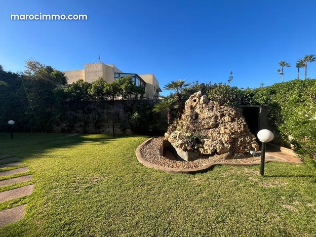 Villa très bien située, en angle à ParAnfa — 2