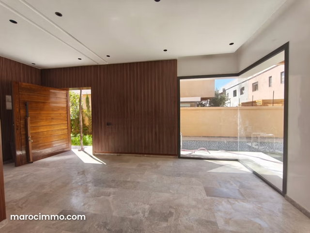 260m2 Villa on Amizmiz Road — 2