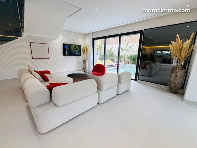 Somptueuse maison à vendre à Route de l'Ourika. Surface totale 326 m². Meublé — 3