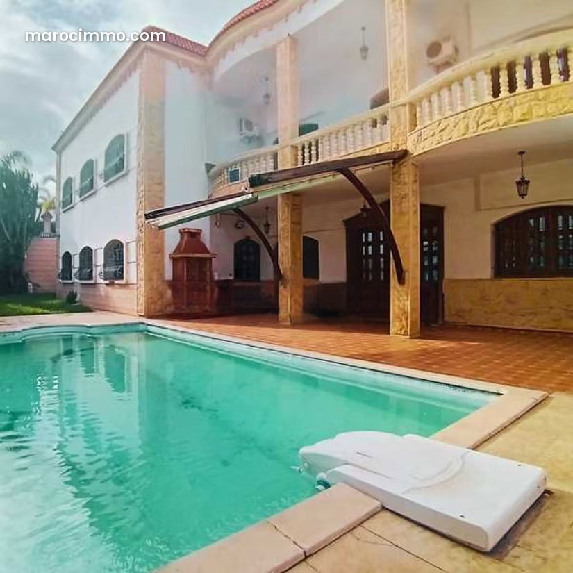 Villa 4 chambres avec double façade à Nassim, Casablanca — Casablanca