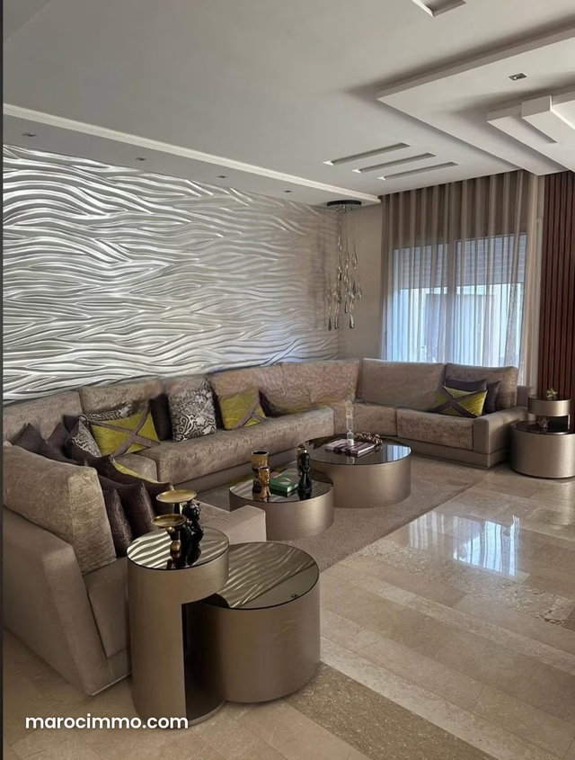 Villa de haut standing à vendre à Ville Verte. 15 pièces confortables. Piscine et air conditionné — 5