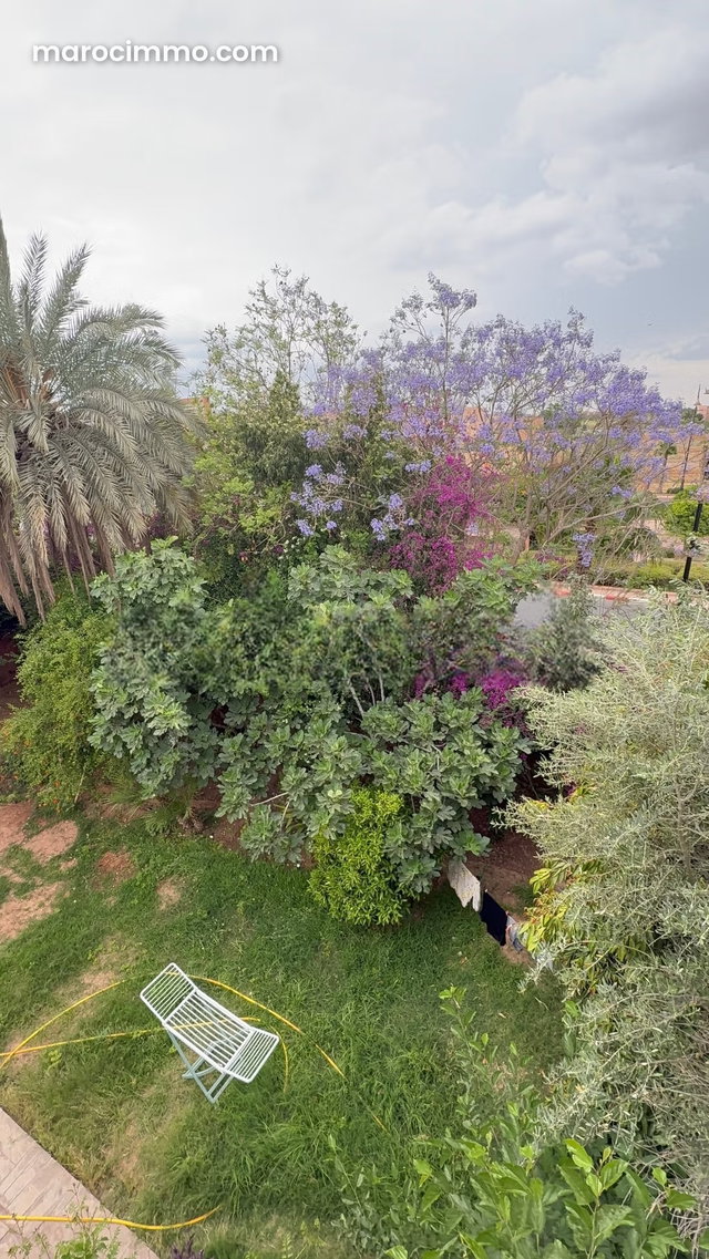 Location villa de luxe à Agdal avenue Mohamed 6. Surface de 700 m². Sécurité — 3