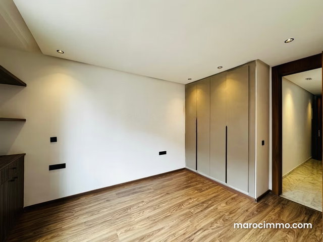 Superbe appartement à vendre à Route Casablanca. Superficie 49 m². Antenne parabolique et sécurité — 5