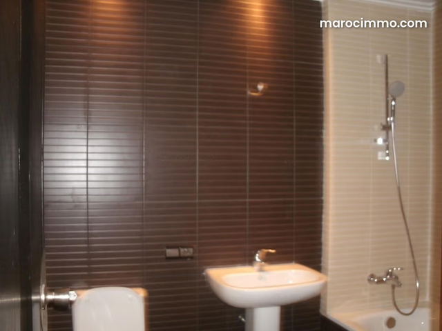 Appartement en location deux chambres salon vide — مراكش