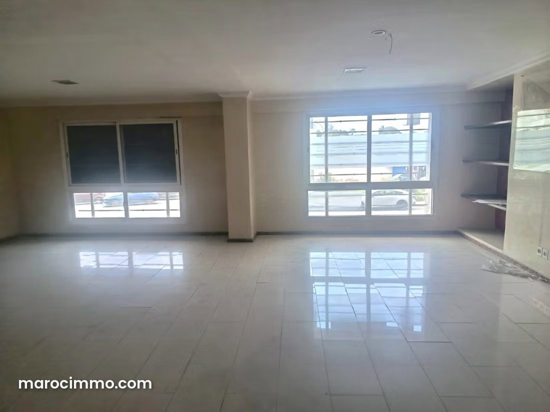 77 m² Office, Hospitals District, Casablanca, Ideal for Professional Practices — Casablanca