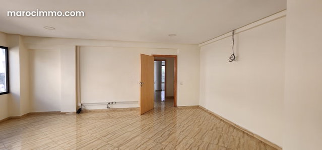 Location de bureaux à Agdal. Surface de 150 m². Parking et ascenseur — 4