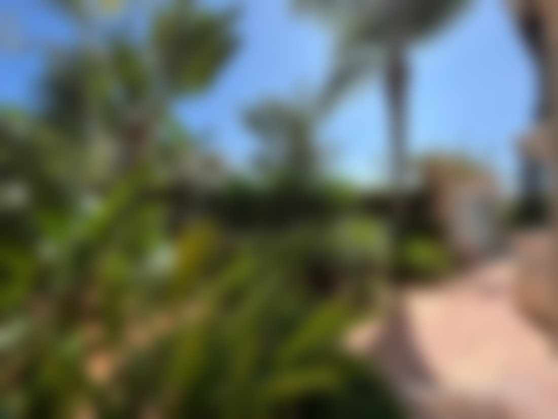 Villa 634 m², piscine et jardin, Dar Bouazza, à vendre