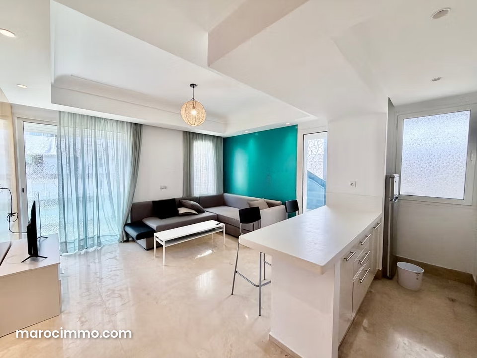 Furnished Studio for Rent with Private Rooftop