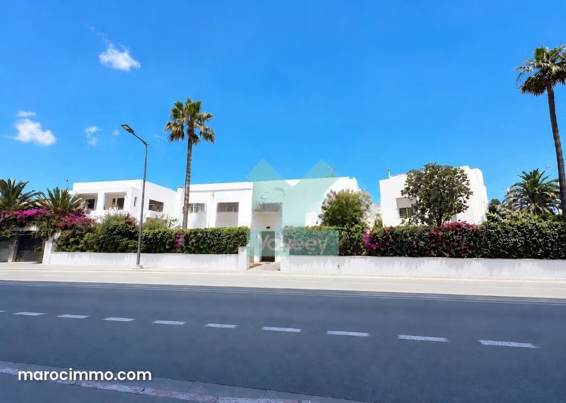 663 m² Villa for Sale in Les Princesses, Casablanca, with Strong Potential — Casablanca
