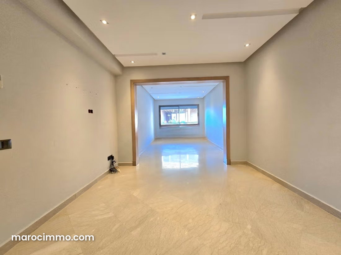 4-Room Apartment with Terrace in Ferme Bretonne, Casablanca — Casablanca