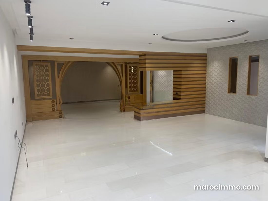 280 m² Apartment with 5 Bedrooms for Rent, Riyad, Rabat — Rabat