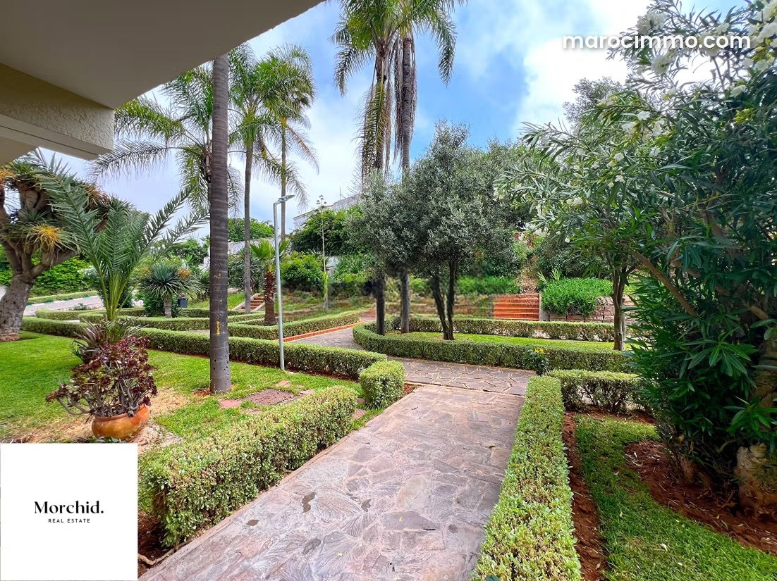 130 m² garden-level apartment for rent in Aïn Diab, Casablanca — Casablanca