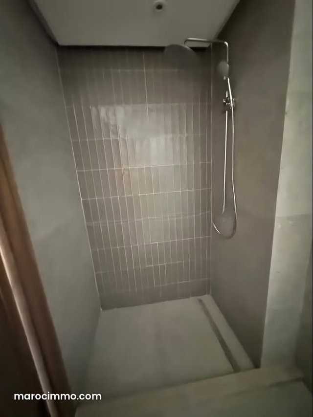 Appartement en vente à Ferme Bretonne Hay Arraha. 1 belle chambre. Chauffage central et porte blindée — 4