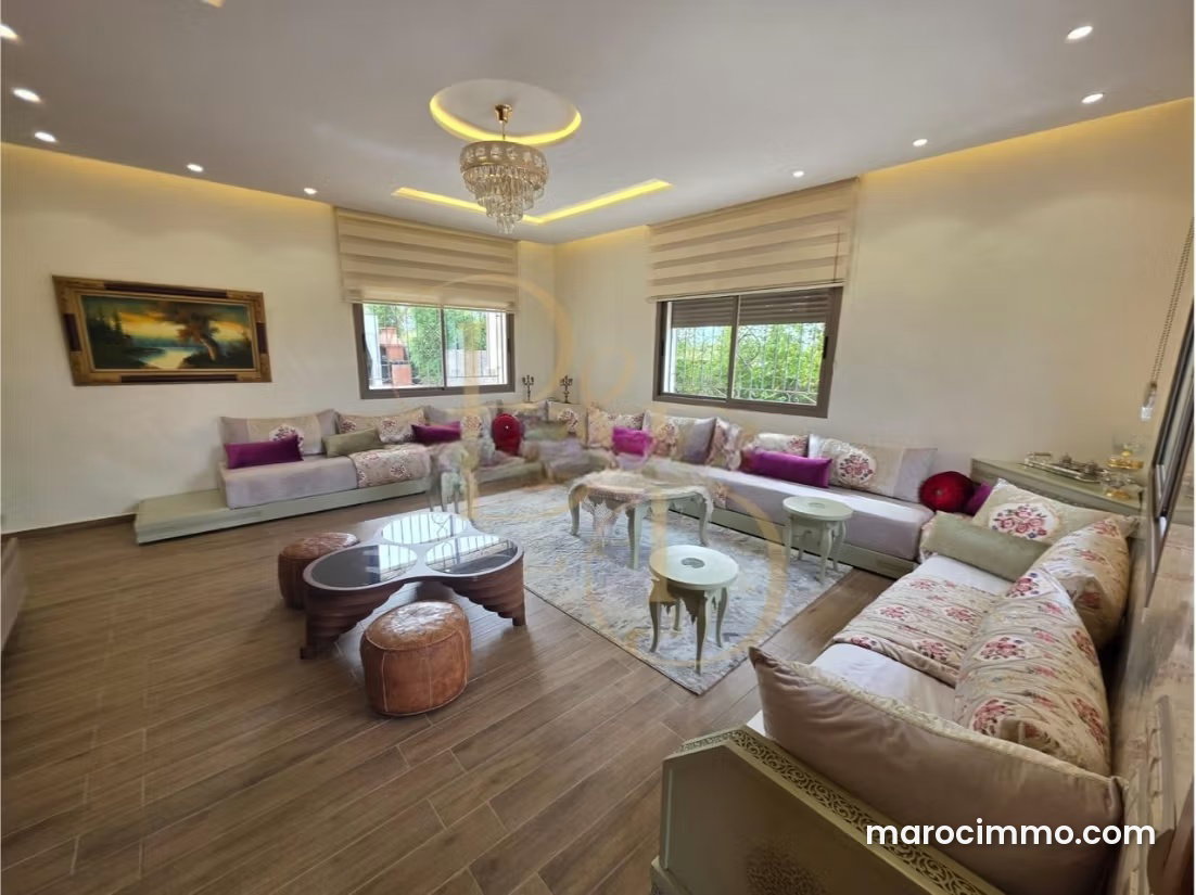 ضيعة فاخرة مع مسبح للبيع بسيدي يحيى زعير — سيدي يحيي زعير