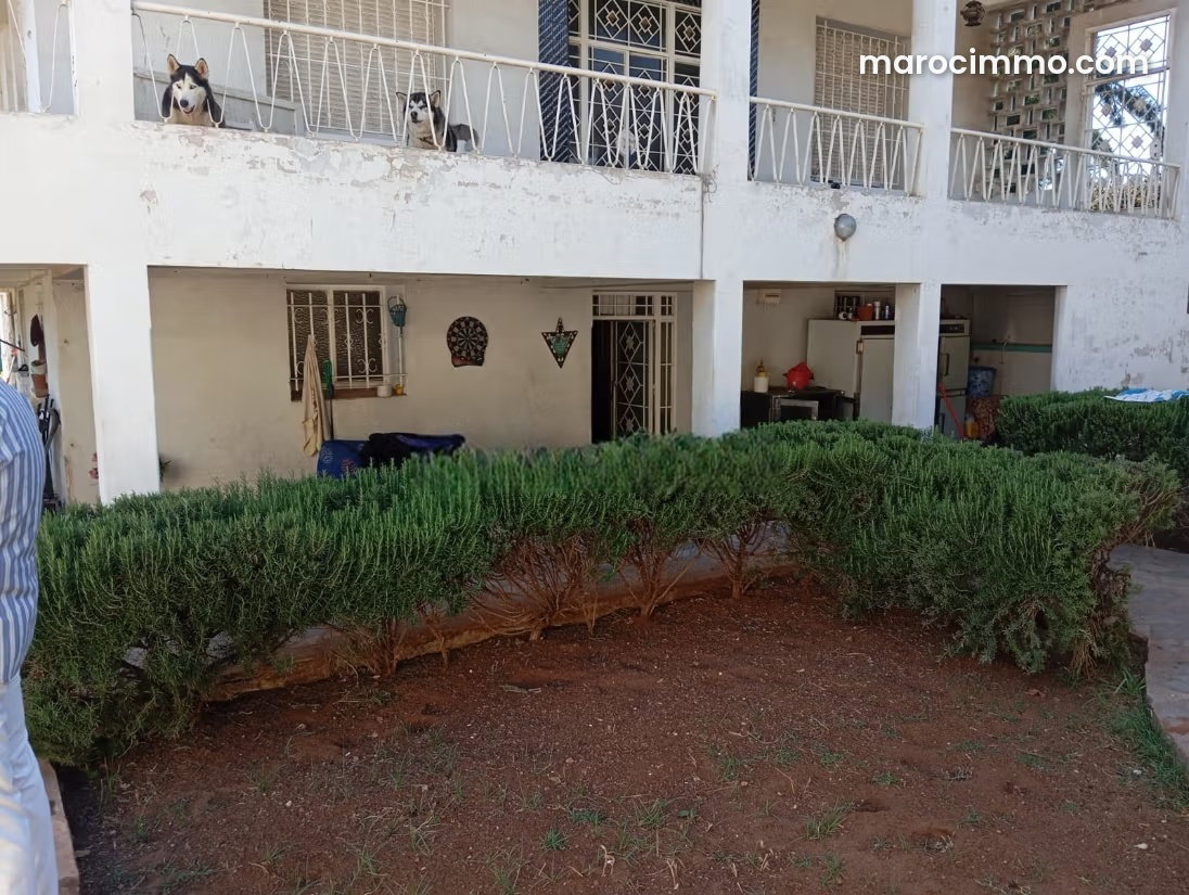 Villa on 2,036 m² to Renovate, Polo, Casablanca: Rare Potential — Casablanca