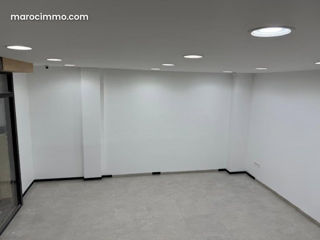 Magazin aménagé au parc — 5