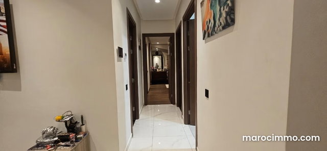 Appartement à l'achat à Maârif. 3 grandes pièces. Meublé — 3