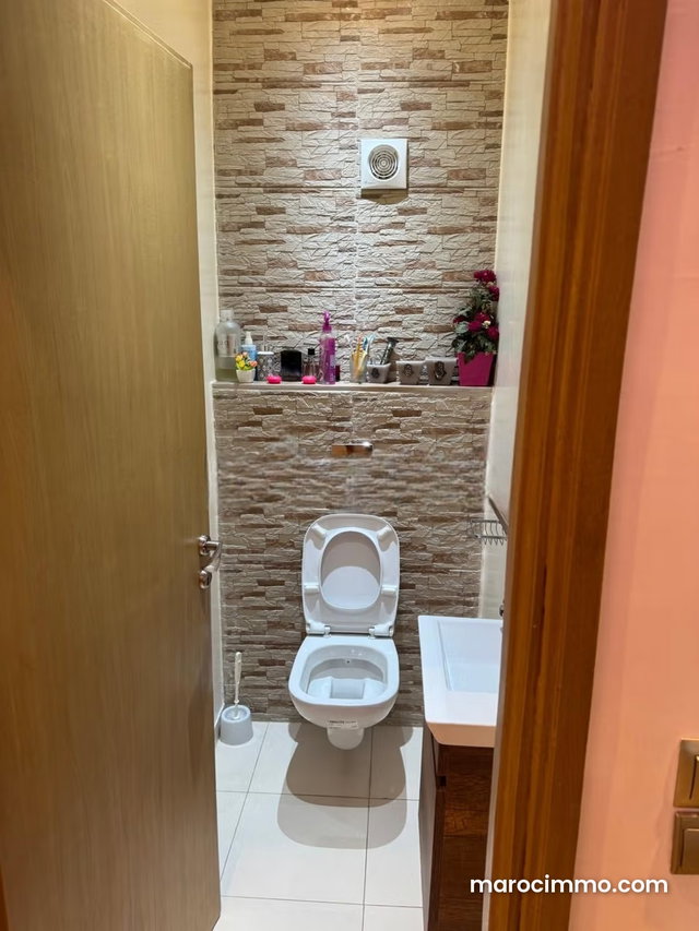 Apartment for Sale in Camp Al Ghoul. 68 m². Terrace and Elevator — 4