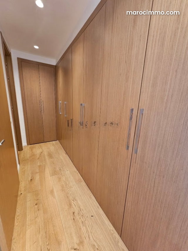 T4 vide de 271m² – 3 ch. Ch. Perso terrasse — 2