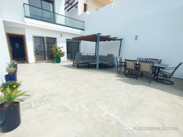 Villa meublée 370m² Dar Bouazza 18Kdh — 2