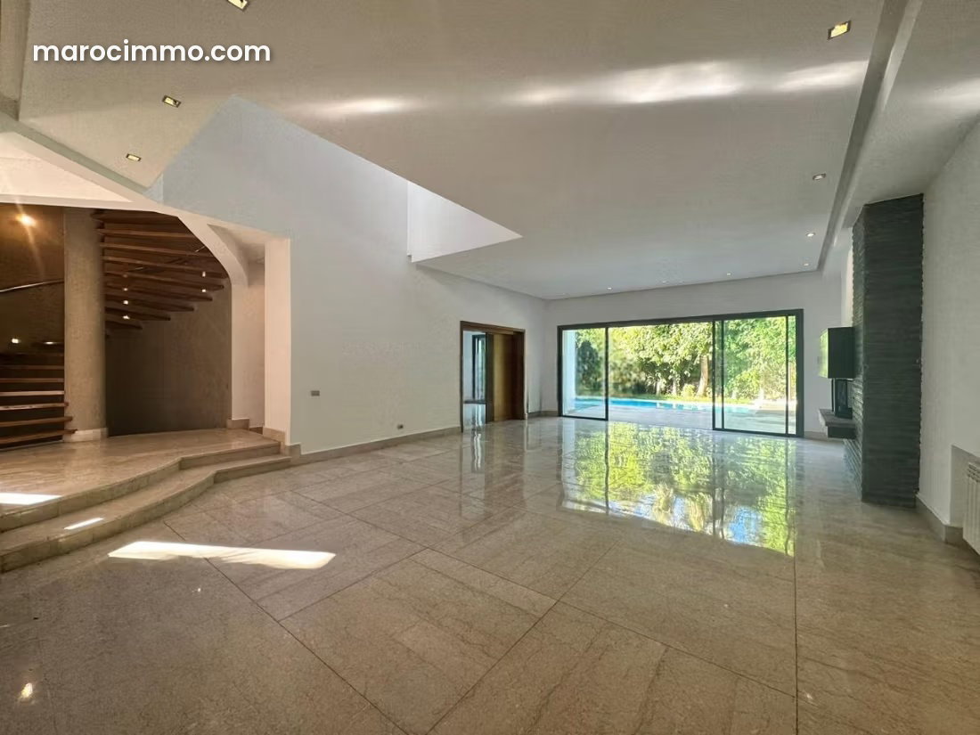 500 sqm Sea-View Villa with Pool for Rent, Racine, Casablanca — Casablanca