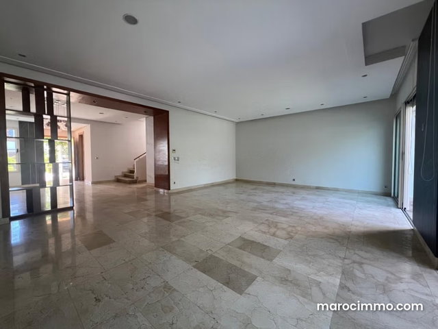 Villa vide moderne à louer À Bouskoura — 4