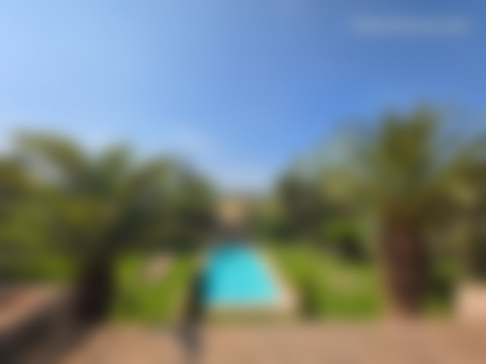 Villa plain, pied 693 m², piscine et jardin arboré, Marrakech