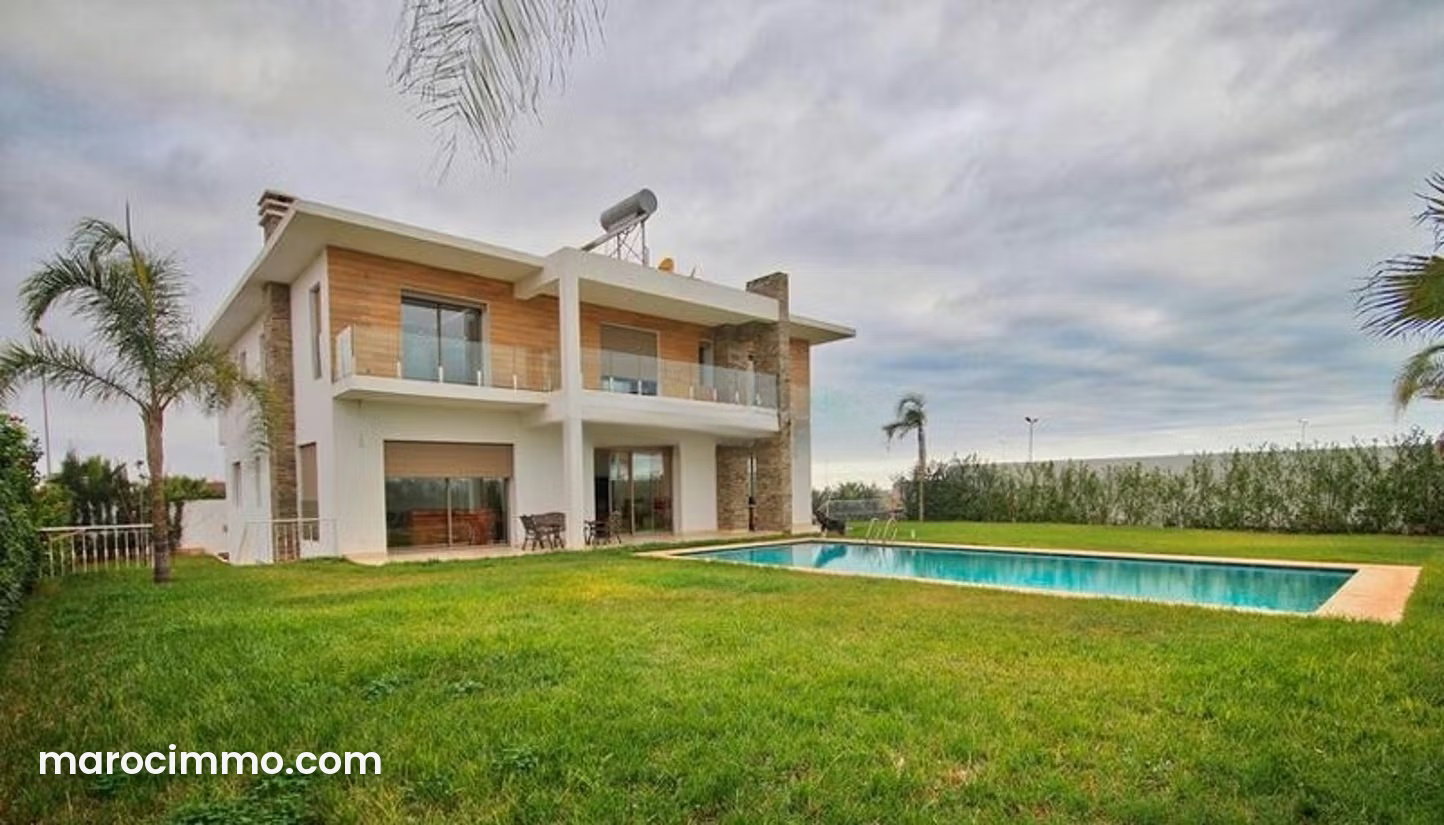 800 sqm villa with swimming pool, Dar Bouazza, furnished rental — Dar Bouazza