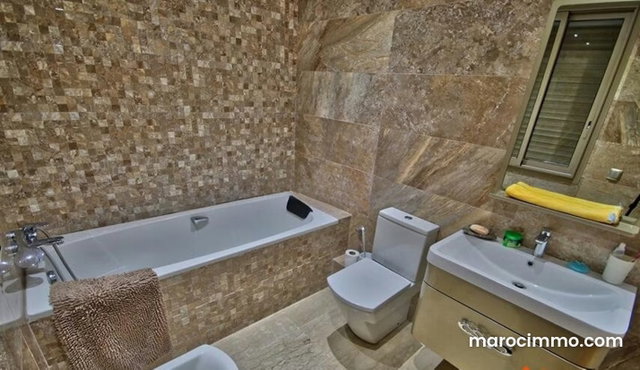 Villa à louer à DAR BOUAZZA — 5
