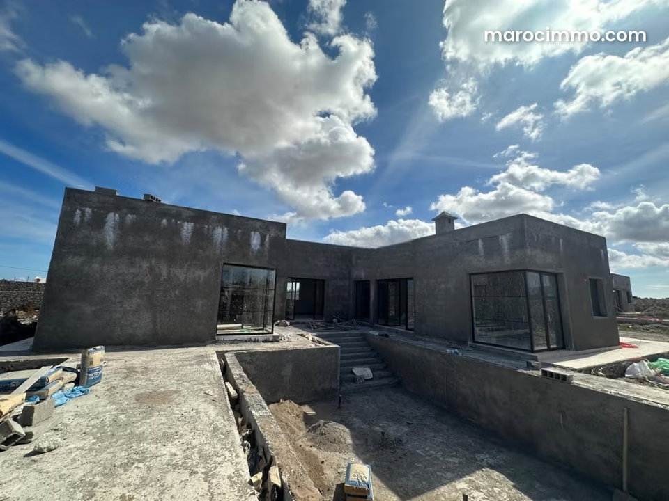 Villa lumineuse avec piscine à Ghazoua