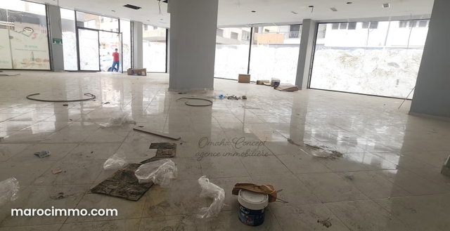 Top Affaire Loc Ccommercial 214m2 7 rideaux Maarif — 2