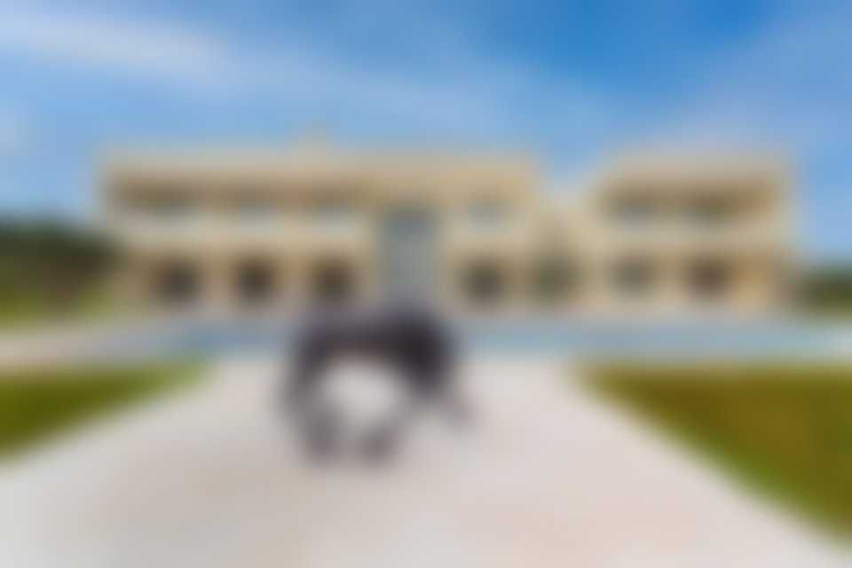 فيلا فاخرة للبيع بطريق أوريكة في مراكش